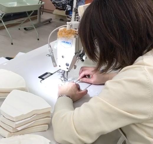 シルク100%マスクの生産風景をお届けします